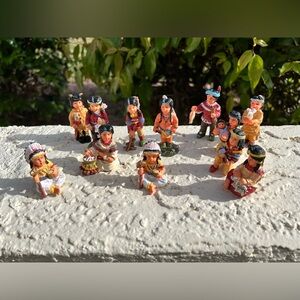 Vintage Native American Figure Set